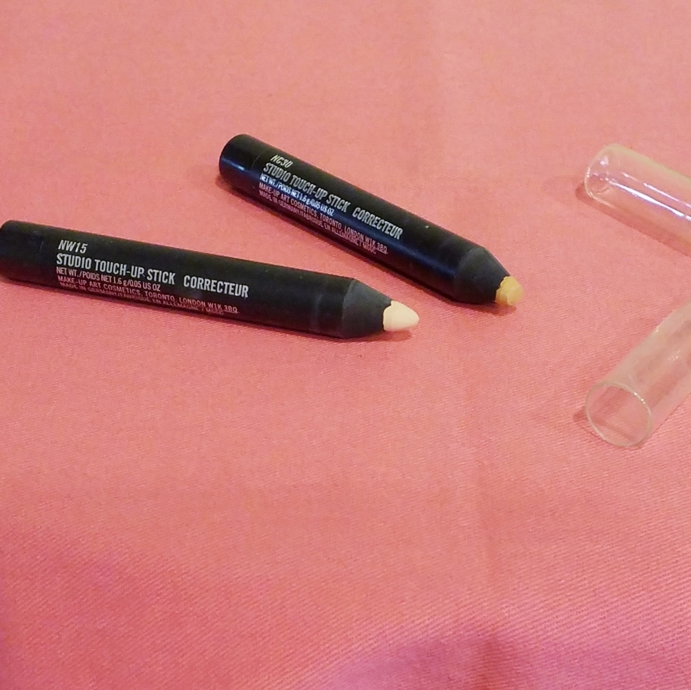 M.A.C COSMETICS - Picture 3 of 3
